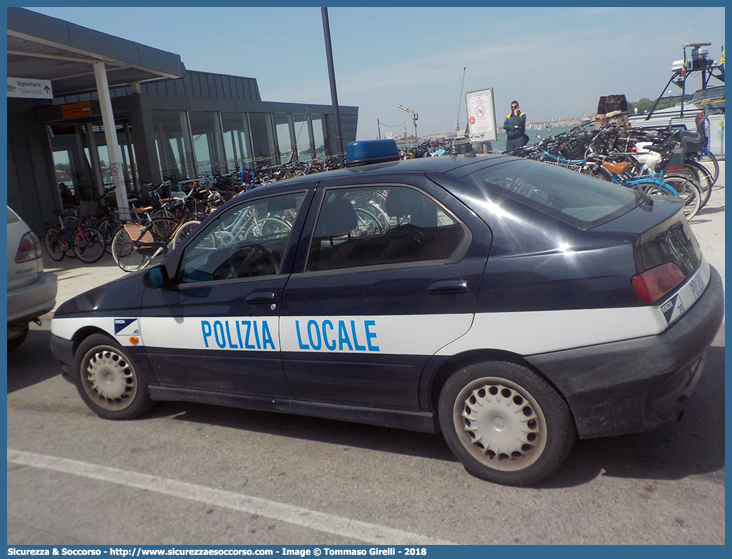 Polizia Locale YA638AC
Polizia Locale
Comune di Venezia
Alfa Romeo 146
Parole chiave: PL;P.L.;PM;P.M.;Polizia;Locale;Municipale;Venezia;Alfa Romeo;146