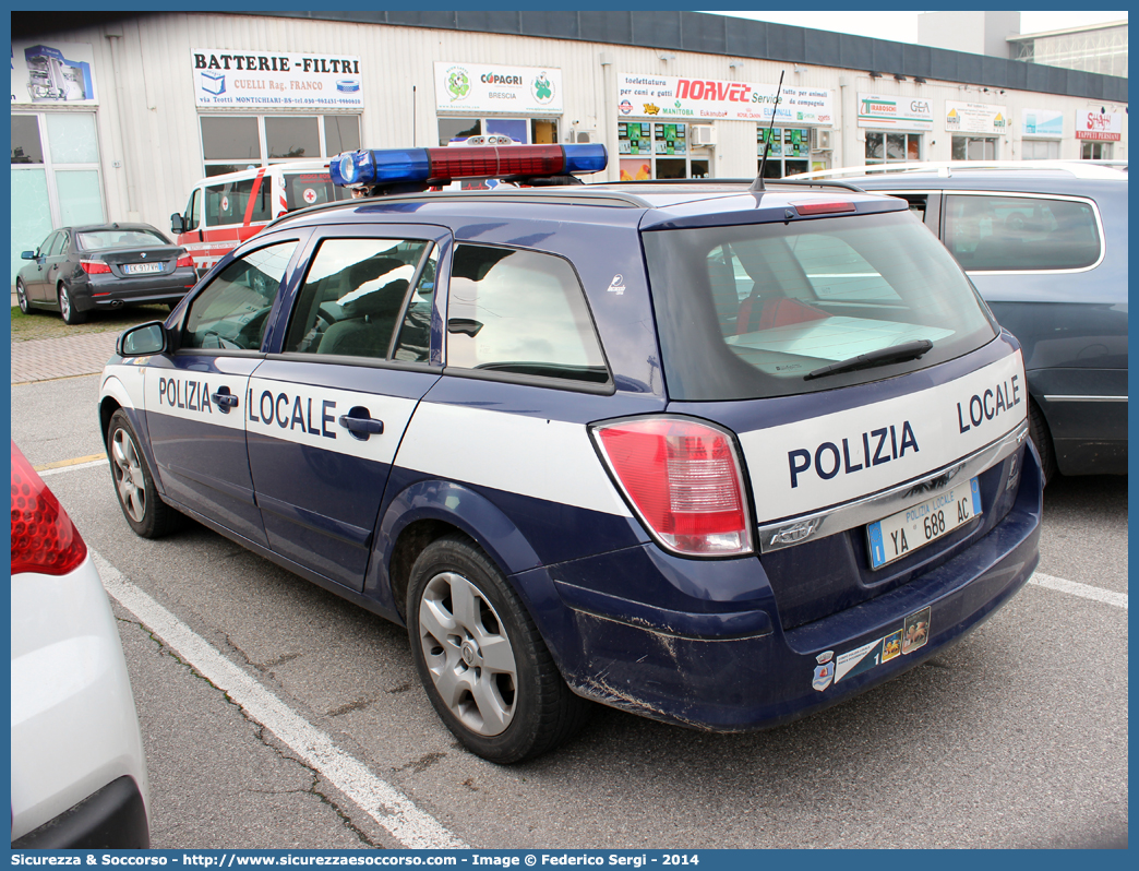 Polizia Locale YA688AC
Polizia Locale
Corpo Polizia Locale Marca Occidentale
Opel Astra Station Wagon III serie
Allestitore Focaccia Group S.r.l.
Parole chiave: PL;P.L.;PM;P.M.;Polizia;Locale;Municipale;Corpo;Marca;Occidentale;Opel;Astra;Station;Wagon;Focaccia