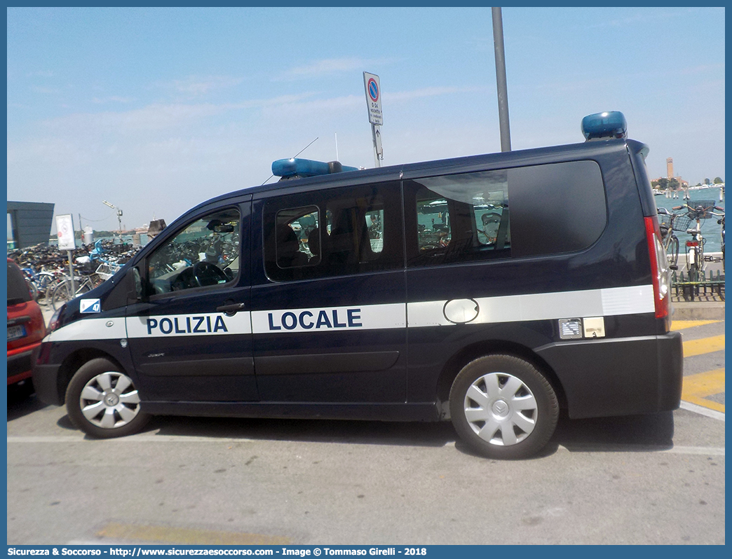 Polizia Locale YA733AC
Polizia Locale
Comune di Venezia
Citroen Jumpy III serie
Parole chiave: PL;PM;P.L.;P.M.;Polizia;Locale;Municipale;Venezia;Citroen;Jumpy