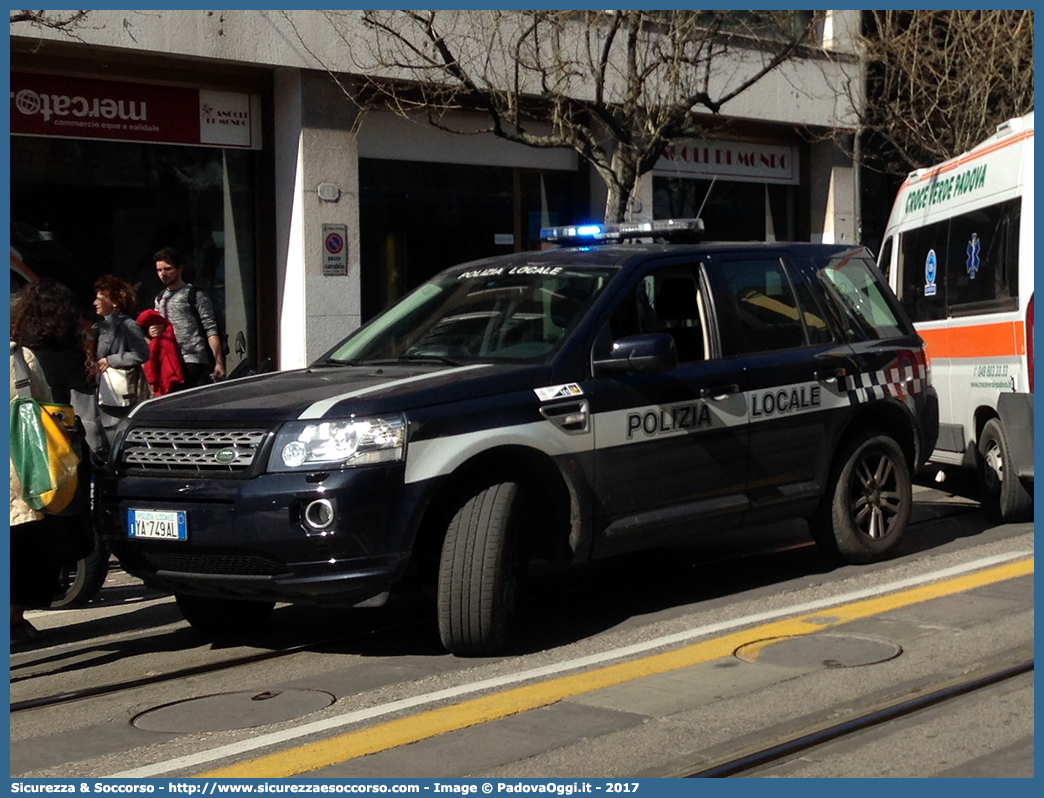 Polizia Locale YA749AL
Polizia Locale
Comune di Padova
Land Rover Freelander 2
Allestitore Maritan S.r.l.
Parole chiave: PL;P.L.;PM;P.M.;Polizia;Locale;Municipale;Land Rover;Freelander;2;Alberto;Maritan