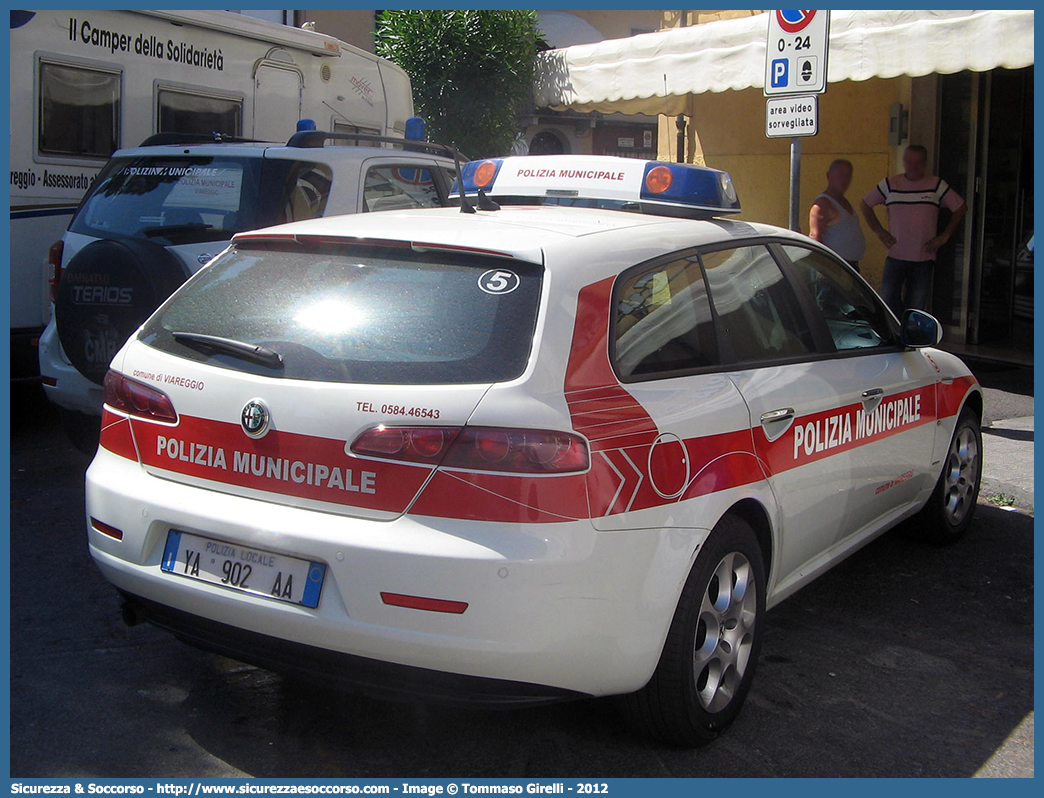 Polizia Locale YA902AA
Polizia Municipale
Comune di Viareggio
Alfa Romeo 159 Sportwagon
Allestitore Ciabilli S.r.l.
Parole chiave: PL;P.L.;PM;P.M.;Polizia;Locale;Municipale;Viareggio;Alfa;Romeo;159;Sportwagon;Ciabilli