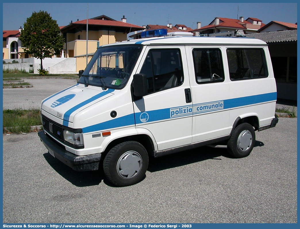 -
Polizia Comunale
Comune di Codroipo
Fiat Talento
Parole chiave: PL;P.L.;PM;P.M.;Polizia;Locale;Municipale;Comunale;Codroipo;Fiat;Talento