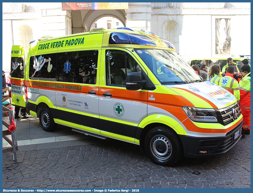 235
Pia Opera Croce Verde Padova
Volkswagen Crafter II serie
Allestitore Ambitalia S.p.A.
Parole chiave: Pia;Opera;Croce;Verde;Padova;Ambulanza;Volkswagen;Crafter;Ambitalia