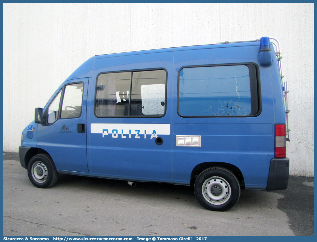 Polizia A2257
Polizia di Stato
Polizia Stradale
Autostrada Bs/Vr/Vi/Pd S.p.A.
Fiat Ducato II serie
(variante)
Parole chiave: PS;P.S.;Polizia;di;Stato;Stradale;Autostradale;Autostrada;Serenissima;Bs/Vr/Vi/Pd S.p.A.;Fiat;Ducato