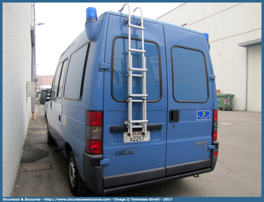 Polizia A2257
Polizia di Stato
Polizia Stradale
Autostrada Bs/Vr/Vi/Pd S.p.A.
Fiat Ducato II serie
(variante)
Parole chiave: PS;P.S.;Polizia;di;Stato;Stradale;Autostradale;Autostrada;Serenissima;Bs/Vr/Vi/Pd S.p.A.;Fiat;Ducato