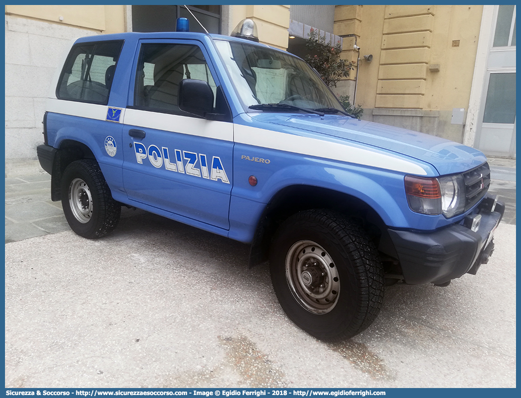 Polizia E8519
Polizia di Stato
Polizia Ferroviaria
Mitsubishi Pajero SWB II serie
Parole chiave: PS;P.S.;Polizia;di;Stato;Ferroviaria;Polfer;Mitsubishi;Pajero;SWB