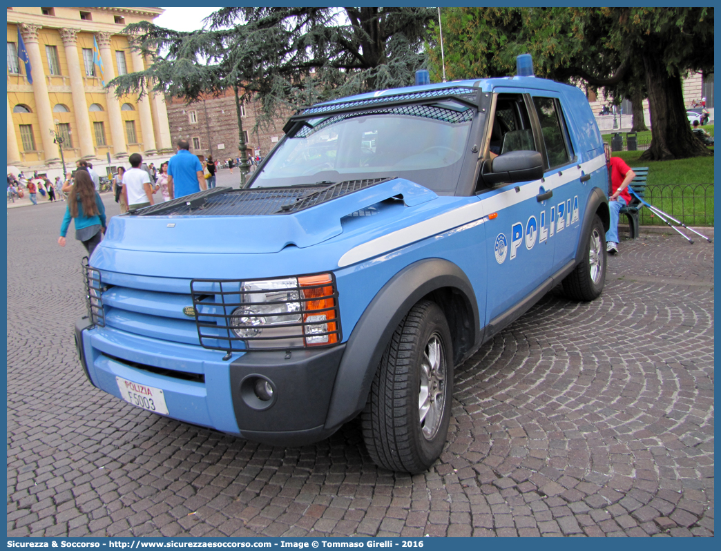 Polizia F5003
Polizia di Stato
Squadra Volante
Unità Operative di Primo Intervento
Land Rover Discovery 3
Parole chiave: PS;P.S.;Polizia;di;Stato;Squadra;Volante;Land Rover;Discovery;Unità;Operative;Primo;Intervento;UOPI;U.O.P.I.