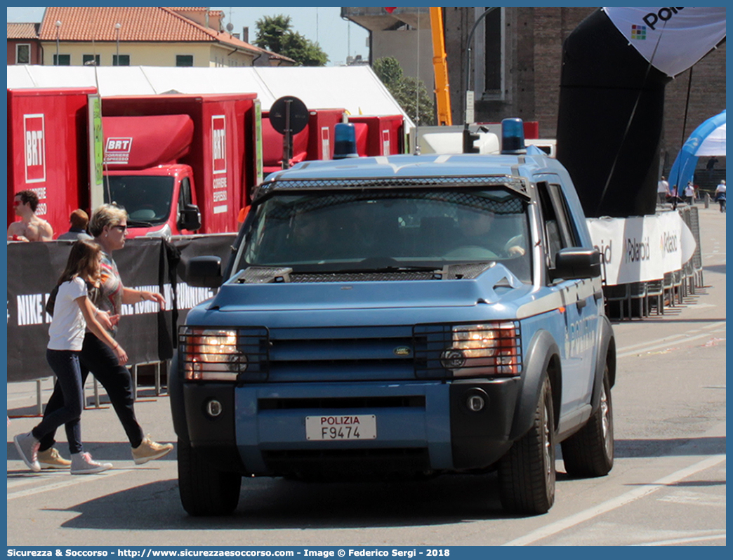 Polizia F9474
Polizia di Stato
Squadra Volante
Unità Operative di Primo Intervento
Land Rover Discovery 3
Parole chiave: PS;P.S.;Polizia;di;Stato;Squadra;Volante;Land Rover;Discovery;Unità;Operative;Primo;Intervento;UOPI;U.O.P.I.