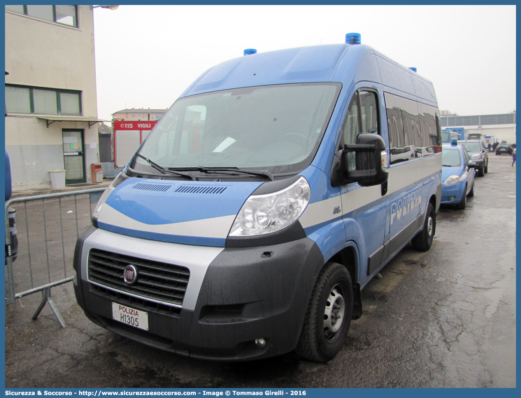 Polizia H1305
Polizia di Stato
Fiat Ducato III serie
Parole chiave: PS;P.S.;Polizia;di;Stato;Pubblica;Sicurezza;Fiat;Ducato;X250