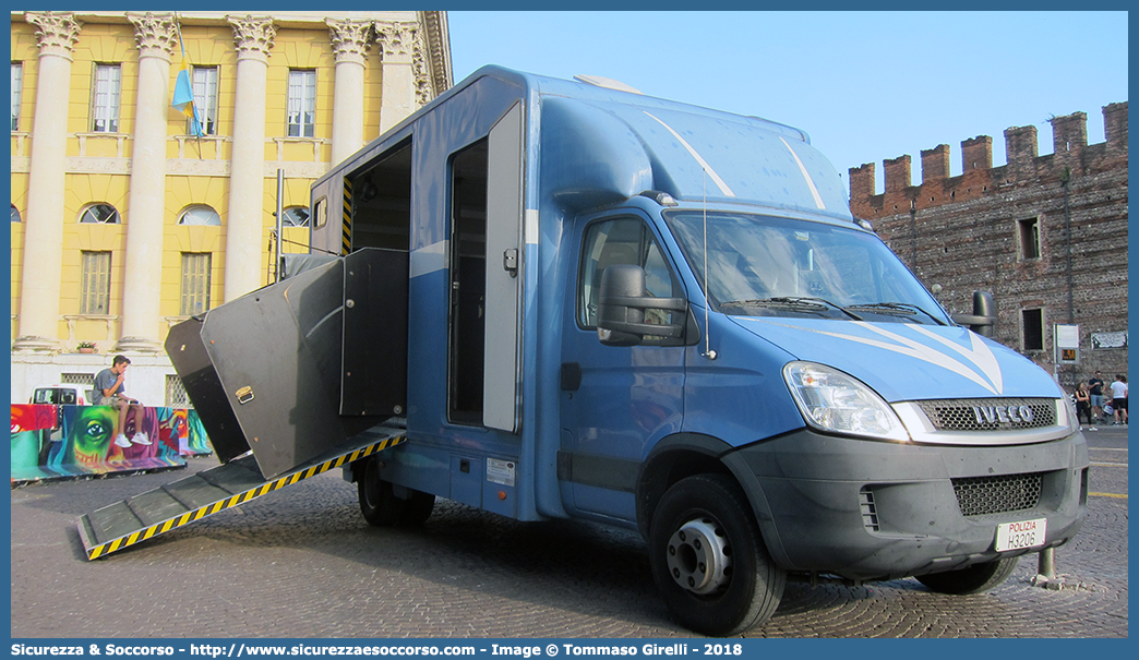 Polizia H3206
Polizia di Stato
Polizia a Cavallo
Iveco Daily 60C18 IV serie
Parole chiave: PS;P.S.;Polizia;di;Stato;Reparto;Nucle;a;Cavallo;Iveco;Daily;60C18