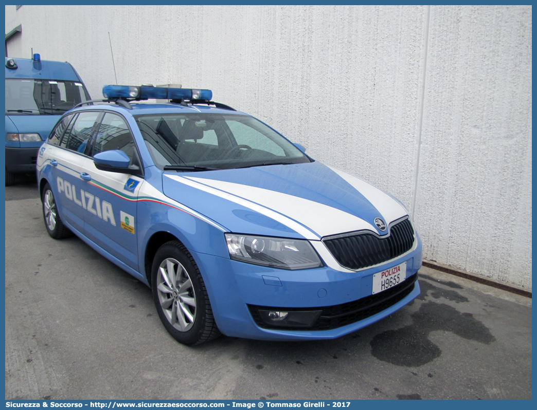 Polizia H9655
Polizia di Stato
Polizia Stradale
Autostrada del Brennero S.p.A.
Skoda Octavia Wagon 4x4 IV serie
Allestitore Bertazzoni S.r.l.
Parole chiave: PS;P.S.;Polizia;di;Stato;Stradale;Autostradale;Autostrada;del;Brennero;Brennerautobahn;Skoda;Octavia;Wagon;Station;SW;S.W.;4x4;Bertazzoni