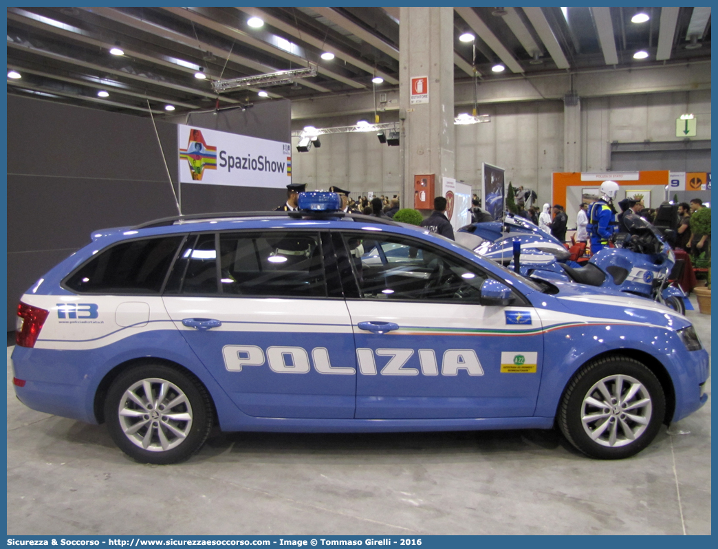 Polizia H9656
Polizia di Stato
Polizia Stradale
Autostrada del Brennero S.p.A.
Skoda Octavia Wagon 4x4 IV serie
Allestitore Bertazzoni S.r.l.
Parole chiave: PS;P.S.;Polizia;di;Stato;Stradale;Autostradale;Autostrada;del;Brennero;Brennerautobahn;Skoda;Octavia;Wagon;Station;SW;S.W.;4x4;Bertazzoni