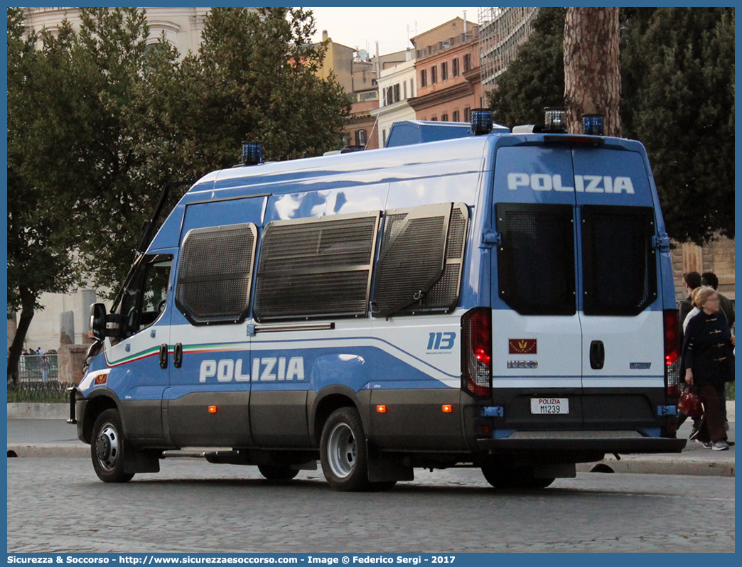 Polizia M1239
Polizia di Stato
Reparto Mobile
Iveco Daily 50C17 VI serie
Allestitore Sperotto S.p.A.
Parole chiave: PS;P.S.;Polizia;di;Stato;Reparto;Mobile;Iveco;Daily;50C17;Sperotto