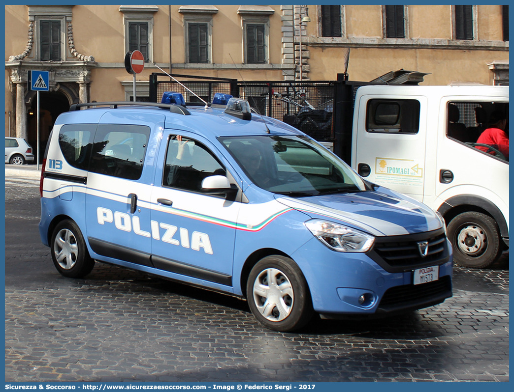 Polizia M1573
Polizia di Stato
Dacia Dokker
Allestitore Focaccia Group S.r.l.
Parole chiave: PS;P.S.;Polizia;di;Stato;Dacia;Dokker;Focaccia