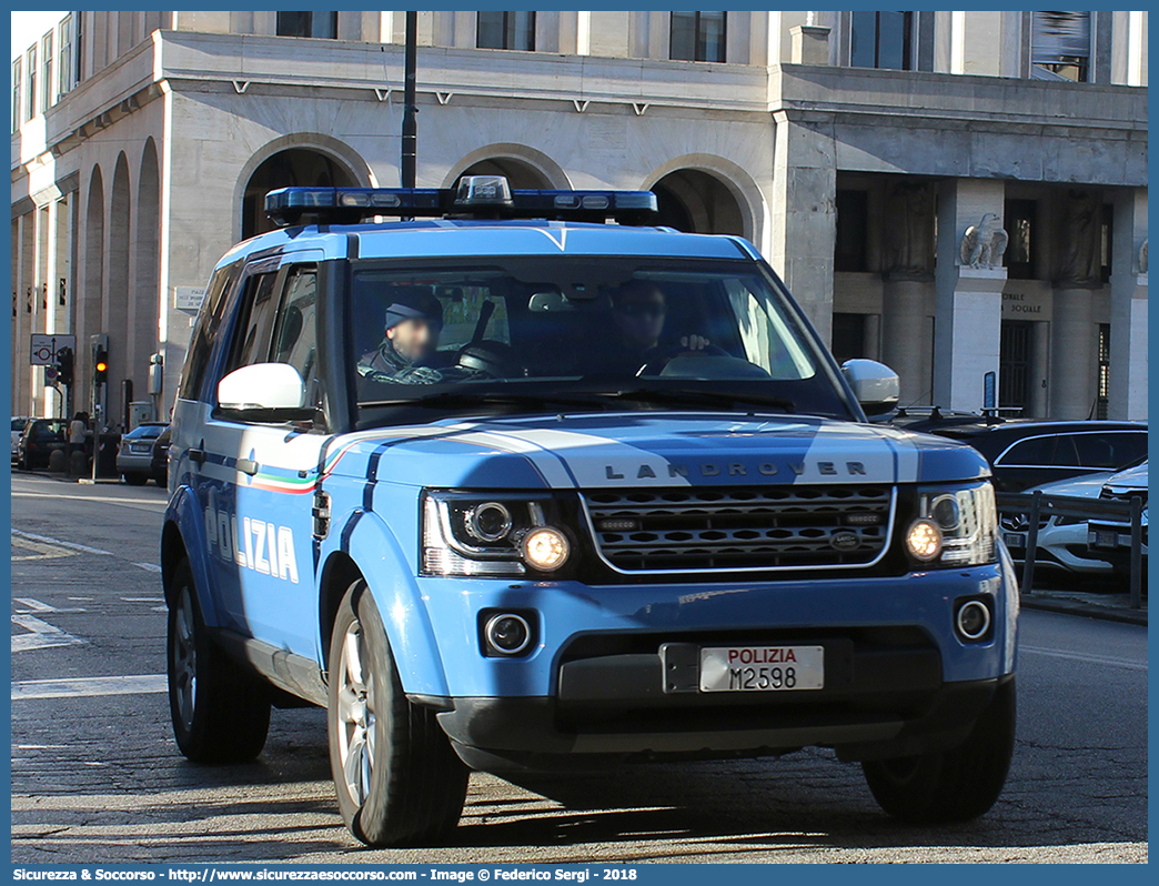 Polizia M2598
Polizia di Stato
Reparto Prevenzione Crimine
Unità Operative di Primo Intervento
Land Rover Discovery 4
Parole chiave: PS;P.S.;Polizia;di;Stato;Prevenzione;Crimine;Land Rover;Discovery;Unità;Operative;Primo;Intervento;UOPI;U.O.P.I.