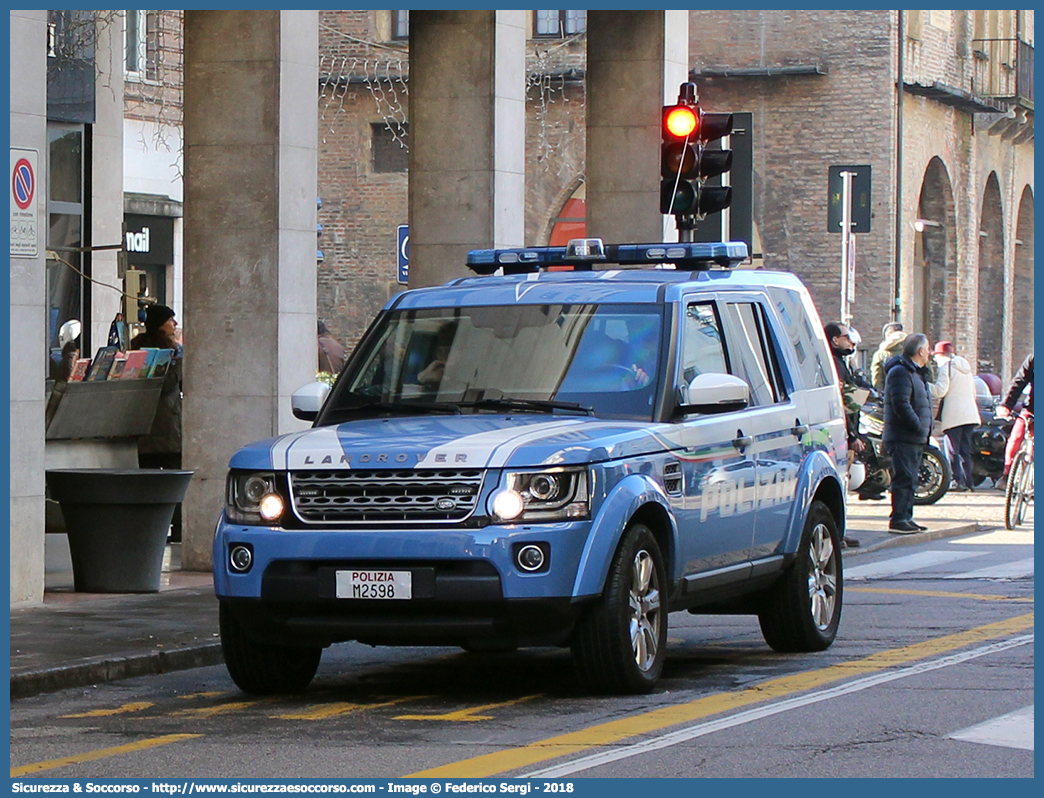 Polizia M2598
Polizia di Stato
Reparto Prevenzione Crimine
Unità Operative di Primo Intervento
Land Rover Discovery 4
Parole chiave: PS;P.S.;Polizia;di;Stato;Prevenzione;Crimine;Land Rover;Discovery;Unità;Operative;Primo;Intervento;UOPI;U.O.P.I.