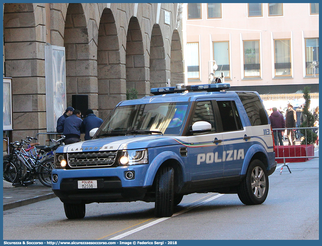 Polizia M2598
Polizia di Stato
Reparto Prevenzione Crimine
Unità Operative di Primo Intervento
Land Rover Discovery 4
Parole chiave: PS;P.S.;Polizia;di;Stato;Prevenzione;Crimine;Land Rover;Discovery;Unità;Operative;Primo;Intervento;UOPI;U.O.P.I.