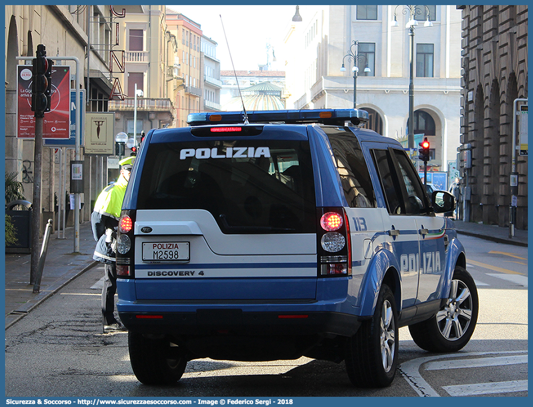 Polizia M2598
Polizia di Stato
Reparto Prevenzione Crimine
Unità Operative di Primo Intervento
Land Rover Discovery 4
Parole chiave: PS;P.S.;Polizia;di;Stato;Prevenzione;Crimine;Land Rover;Discovery;Unità;Operative;Primo;Intervento;UOPI;U.O.P.I.