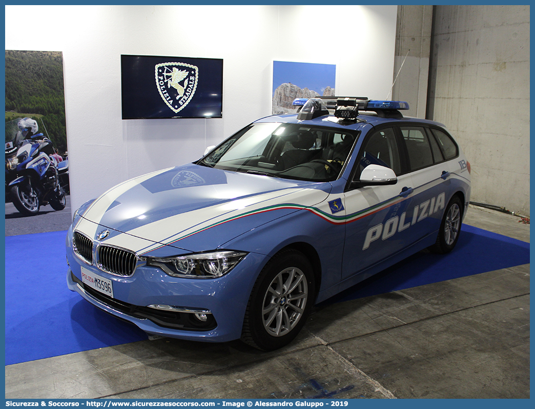 Polizia M3596
Polizia di Stato
Polizia Stradale
Bmw Serie 3 F31 Touring restyling
Allestitore Focaccia Group S.r.l.
(variante)
Parole chiave: PS;P.S.;Polizia;di;Stato;Stradale;Bmw;Serie 3;F31;F 31;Touring;Focaccia