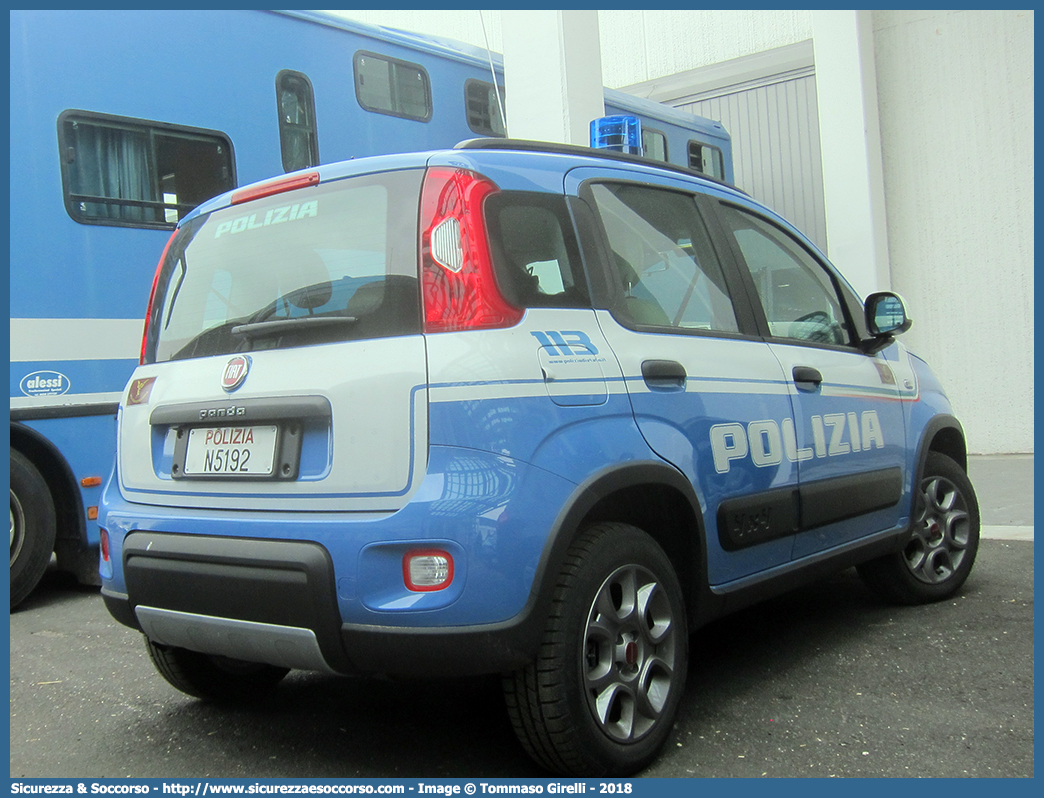 Polizia N5192
Polizia di Stato
Polizia Ferroviaria
Fiat Nuova Panda 4x4 II serie
Parole chiave: PS;P.S.;Polizia;di;Stato;Ferroviaria;Polfer;Fiat;Nuova;Panda;4x4