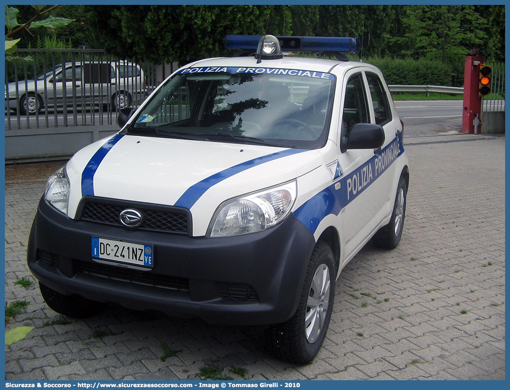 -
Polizia Provinciale
Provincia di Venezia
Daihatsu Terios III serie
Parole chiave: PL;P.L.;PM;P.M.;Polizia;Locale;Provinciale;Venezia;Daihatsu;Terios