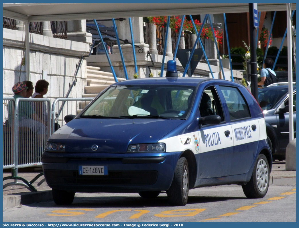 -
Polizia Municipale
Comune di Auronzo di Cadore
Fiat Punto II serie
Parole chiave: PL;P.L.;PM;P.M.;Polizia;Locale;Municipale;Auronzo;di;Cadore;Fiat;Punto