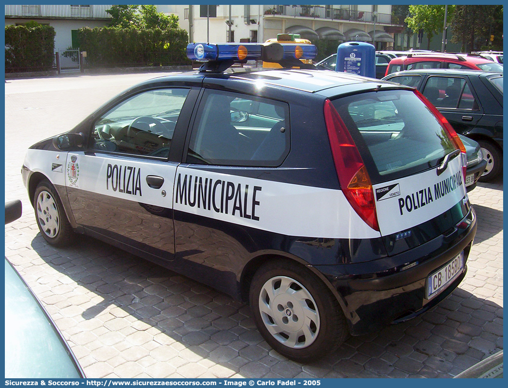 -
Polizia Municipale
Comune di Mel
Fiat Punto II serie
Parole chiave: PL;P.L.;PM;P.M.;Polizia;Locale;Municipale;Mel;Fiat;Punto