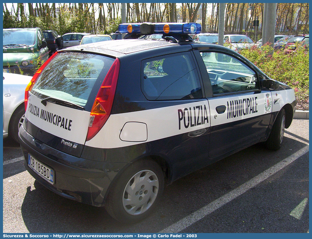 -
Polizia Municipale
Comune di Mel
Fiat Punto II serie
Parole chiave: PL;P.L.;PM;P.M.;Polizia;Locale;Municipale;Mel;Fiat;Punto