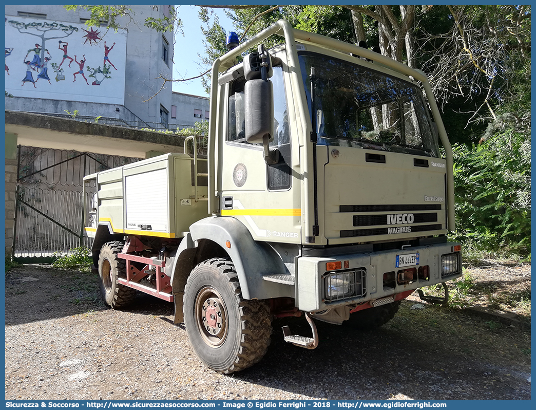 -
Ente Foreste della Sardegna
Iveco EuroCargo 95E21 4x4 I serie
"Ranger" 
Allestitore Iveco Magirus 
Parole chiave: Ente;Foreste;Sardegna;Iveco;EuroCargo;95E21;4x4;Magirus;Ranger