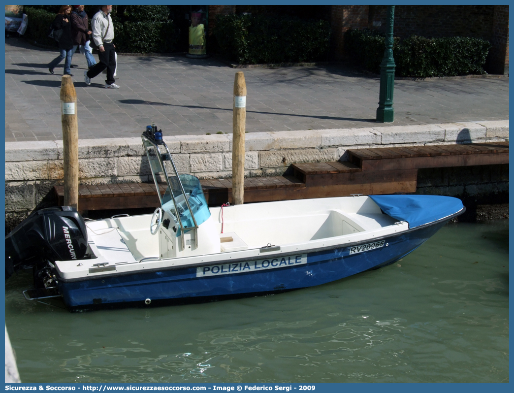 -
Polizia Locale
Comune di Venezia
Cantieri Nord Est S.r.l. Esseci 6.50
Parole chiave: PL;P.L.;PM;P.M.;Polizia;Locale;Municipale;Venezia