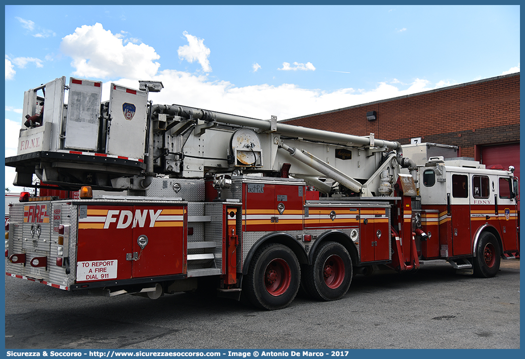 -
United States of America
New York Fire Department
Seagrave Aerialscope
Parole chiave: United;States;of;America;USA;U.S.A.;NYFD;N.Y.F.D.;New;York;Fire;Department;Seagrave;Aerialscope