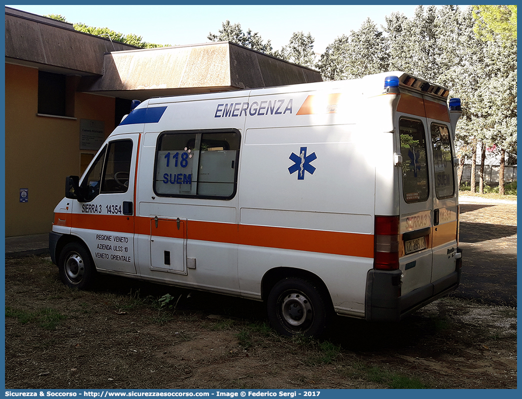 SIERRA 3
SUEM 118 San Donà Emergenza
Azienda ULSS 4 - Veneto Orientale
San Donà di Piave
Fiat Ducato II serie
Allestitore EDM S.r.l.
Parole chiave: 118;SUEM;Jesolo;Emergenza;Ambulanza;Autoambulanza;Fiat;Ducato;EDM