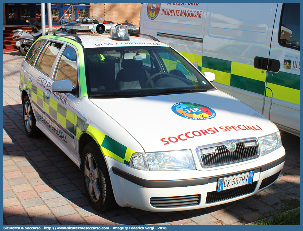 ALFA 09
SUEM 118 Venezia Mestre
Azienda ULSS 3 - Serenissima
Mestre
Skoda Octavia Wagon I serie
Allestitore Alea Italia S.r.l.
Ricondizionata Ambitalia S.p.A.
(III variante)
Parole chiave: 118;SUEM;S.U.E.M.;Venezia;Mestre;Emergenza;Automedica;Skoda;Octavia;Wagon;Alea;Ambitalia