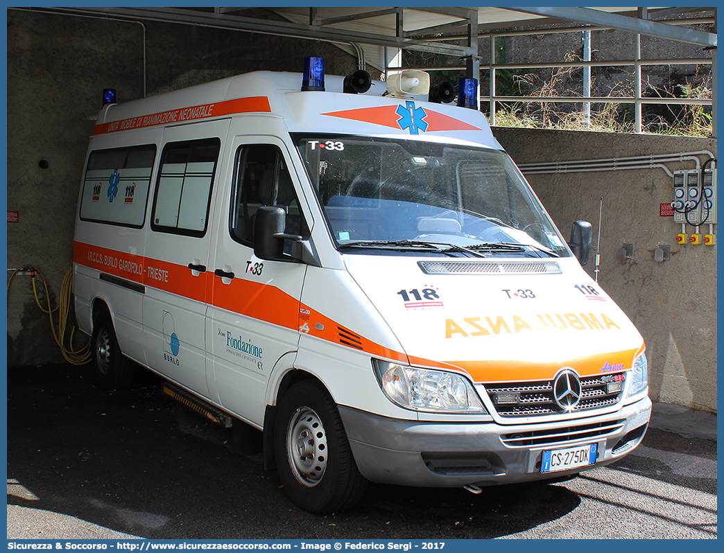 T33
118 Trieste
Mercedes Benz Sprinter I serie restyling
Allestitore Aricar S.p.A.
Parole chiave: 118;Trieste;Ambulanza;Autoambulanza;Mercedes;Benz;Sprinter;Aricar