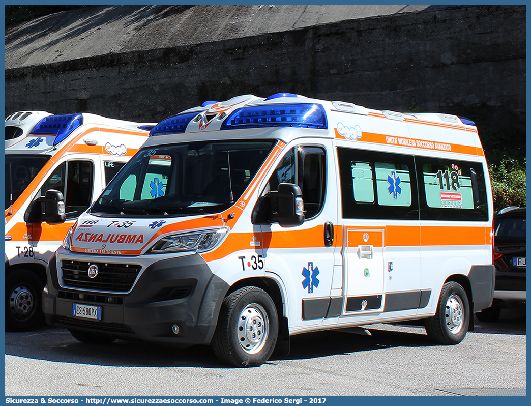 T35
118 Trieste
Fiat Ducato III serie restyling
Allestitore Ambitalia S.p.A.
Parole chiave: 118;Trieste;Ambulanza;Autoambulanza;Fiat;Ducato;Ambitalia