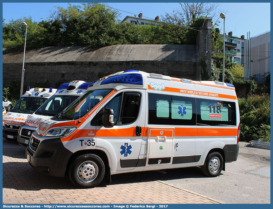 T35
118 Trieste
Fiat Ducato III serie restyling
Allestitore Ambitalia S.p.A.
Parole chiave: 118;Trieste;Ambulanza;Autoambulanza;Fiat;Ducato;Ambitalia