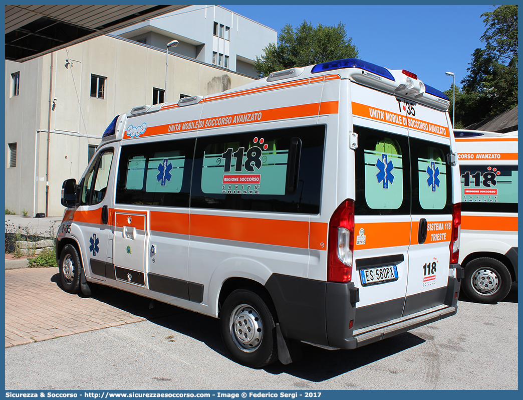 T35
118 Trieste
Fiat Ducato III serie restyling
Allestitore Ambitalia S.p.A.
Parole chiave: 118;Trieste;Ambulanza;Autoambulanza;Fiat;Ducato;Ambitalia