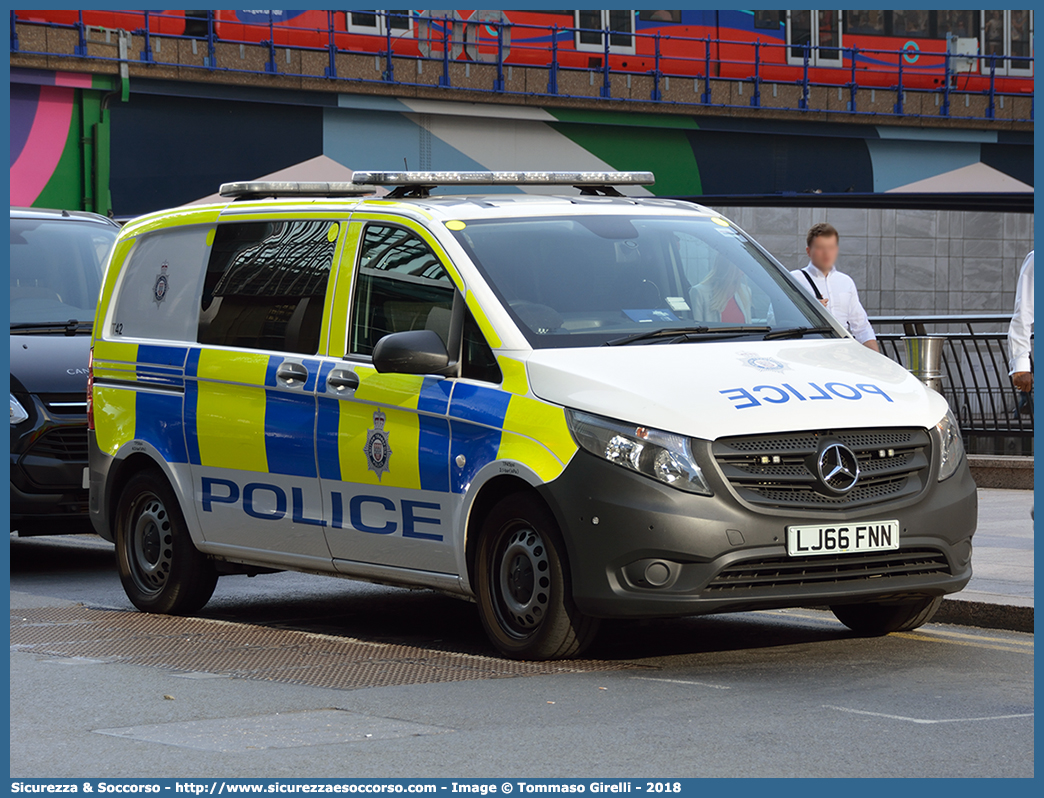 T42
United Kingdom of Great Britain and Northern Ireland
British Transport Police
Mercedes Benz V-Class III generation
Parole chiave: UK;United;Kingdom;Great;Britain;Northern;Ireland;British;Transport;Police;BTP;Mercedes;Benz;V;Class