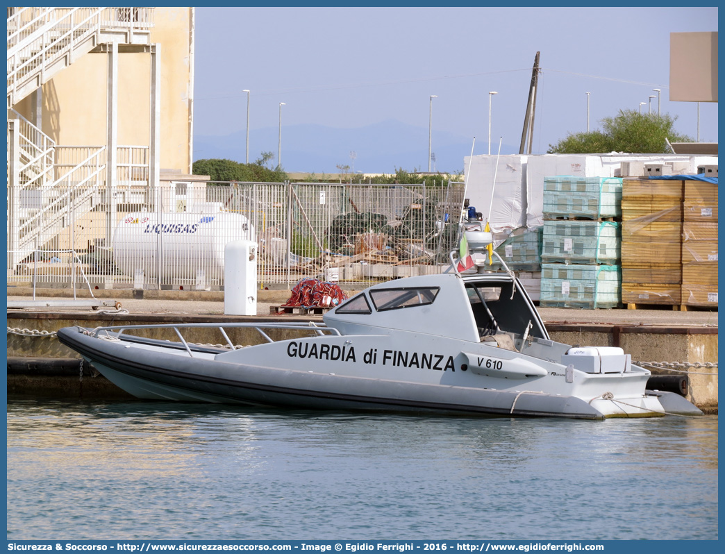 V.610
Guardia di Finanza
R.O.A.N. Componente Navale
Vedetta Veloce Classe 600 "Falco"
FB Design FB 33 Rib
Parole chiave: GdiF;G.D.F.;GDF;Guardia;di;Finanza;R.O.A.N.;ROAN;Componente;Navale;Vedetta;Classe;V600;FB;Design;33;Rib