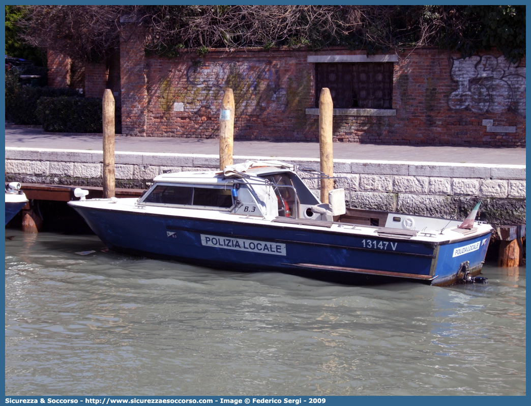 B3
Polizia Locale
Comune di Venezia
(variante)
Parole chiave: PL;P.L.;PM;P.M.;Polizia;Locale;Municipale;Venezia