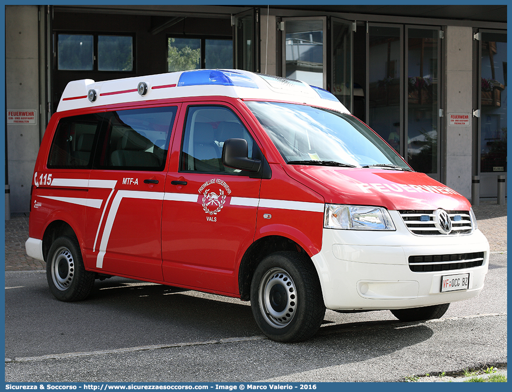 VF 0CG BZ
Vigili del Fuoco Volontari Valles
Freiwillige Feuerwehr Vals
Volkswagen Transporter T5
Allestitore Rosenbauer Brandschutz GmbH
Parole chiave: VFV;V.F.V.;Vigili;Fuoco;Volontari;Freiwillige;Feuerwehr;Valles;Vals;Volkswagen;Transporter;T5;Rosenbauer;Brandschutz