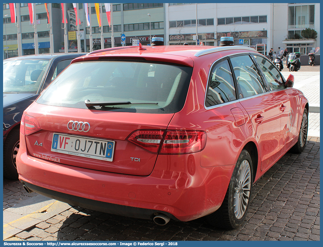 VF 0J7 TN
Federazione dei Corpi dei VV.F.V.
della Provincia di Trento
Audi A4 Avant IV serie
Parole chiave: VV.F.V.;VVFV;Vigili;del;Fuoco;Federazione;Corpi;Volontari;Provincia;Trento;Audi;A4;Avant