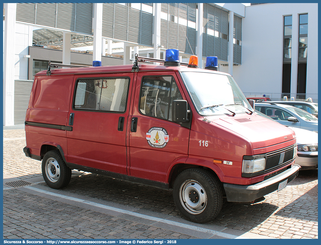 VF 116BZ
Corpo Permanente dei Vigili del Fuoco Bolzano
Berufsfeuerwehr Bozen
Fiat Ducato I serie restyling
Parole chiave: VF;VFV;V.F.;V.F.V.;Vigili;Fuoco;Corpo;Permanente;Berufsfeuerwehr;Bolzano;Bozen;Fiat;Ducato