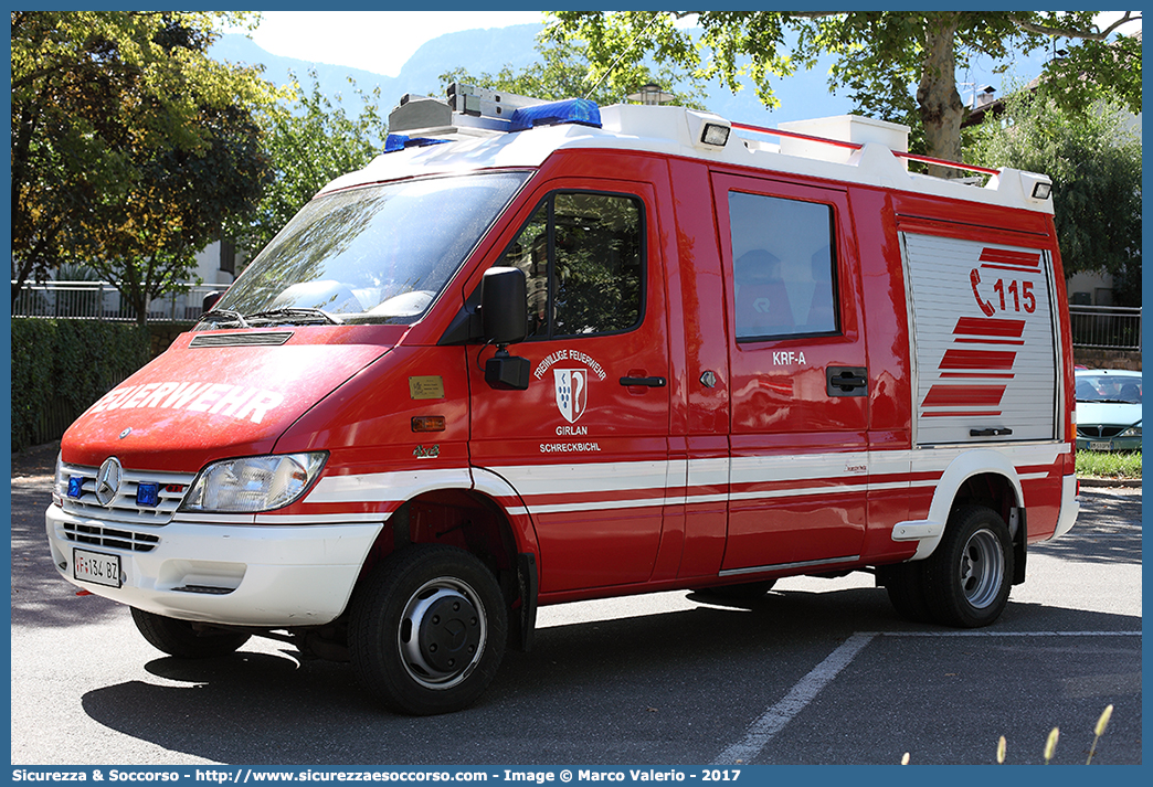 VF 134 BZ
Vigili del Fuoco Volontari Cornaiano-Colterenzio
Freiwillige Feuerwehr Girlan-Schreckbichl
Mercedes Benz Sprinter I serie restyling
Allestitore Brandschutz S.r.l.
Parole chiave: VFV;V.F.V.;Vigili;Fuoco;Volontari;Freiwillige;Feuerwehr;Cornaiano;Colterenzio;Girlan;Schreckbichl;Mercedes;Benz;Sprinter;Brandschutz