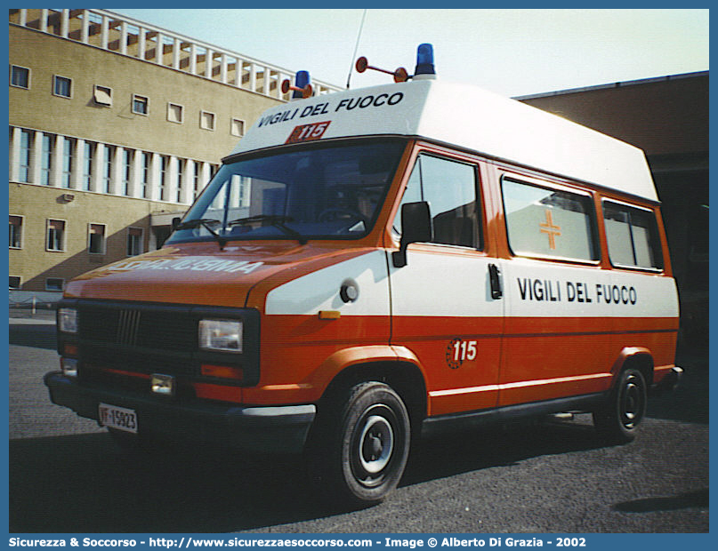 VF 15923
Corpo Nazionale Vigili del Fuoco
Servizio Sanitario
Fiat Ducato I serie
Allestitore Brema
Parole chiave: VVF;V.V.F.;Corpo;Nazionale;Vigili;del;Fuoco;Servizio;Sanitario;Fiat;Ducato;Brema