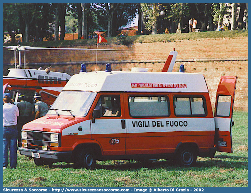 VF 16414
Corpo Nazionale Vigili del Fuoco
Servizio Sanitario
Fiat Ducato I serie
Allestitore Brema
Parole chiave: VVF;V.V.F.;Corpo;Nazionale;Vigili;del;Fuoco;Servizio;Sanitario;Fiat;Ducato;Brema