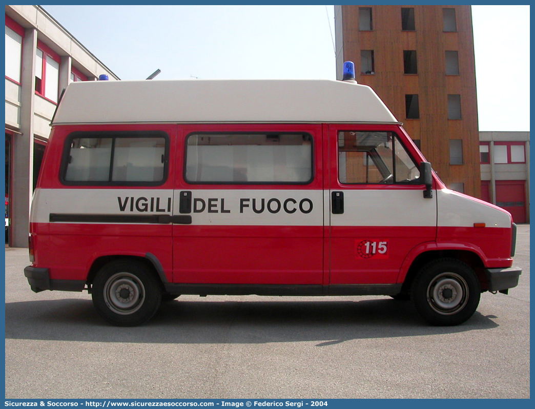 VF 16972
Corpo Nazionale Vigili del Fuoco
Servizio Sanitario
Fiat Ducato I serie
Allestitore Brema
Parole chiave: VVF;V.V.F.;Corpo;Nazionale;Vigili;del;Fuoco;Servizio;Sanitario;Fiat;Ducato;Brema