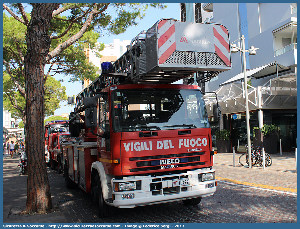 VF 19422
Corpo Nazionale Vigili del Fuoco
Iveco 150E27 EuroFire I serie
Allestitore Magirus
Parole chiave: VVF;V.V.F.;Corpo;Nazionale;Vigili;del;Fuoco;AutoScala;AS;Iveco;150E27;EuroFire;Magirus