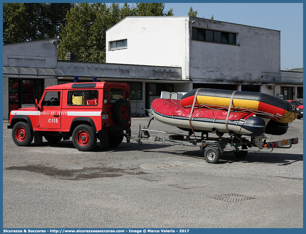 VF 19474
Corpo Nazionale Vigili del Fuoco
Land Rover Defender 90
Parole chiave: VVF;V.V.F.;Corpo;Nazionale;Vigili;del;Fuoco;Land Rover;Defender;90