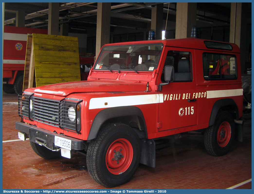 VF 19506
Corpo Nazionale Vigili del Fuoco
Land Rover Defender 90
Parole chiave: VVF;V.V.F.;Corpo;Nazionale;Vigili;del;Fuoco;Land Rover;Defender;90